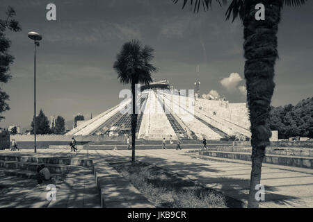 Albanien, Tirana, The Pyramid, ehemalige Grab von kommunistischer Führer Enver Hoxha Stockfoto