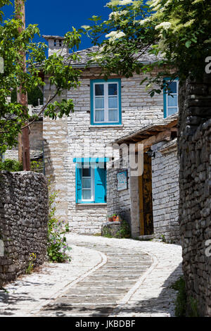 Griechenland, Region Epirus, Zagorohoria Bereich, Vikos-Schlucht, Dorf von Monodendri Stockfoto
