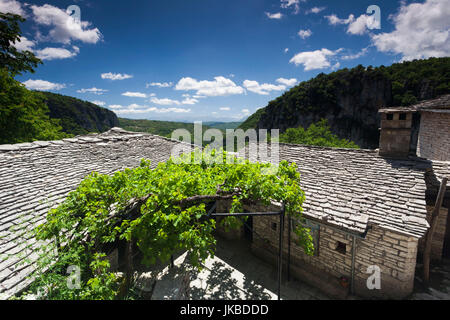 Griechenland, Region Epirus, Zagorohoria Bereich, Vikos-Schlucht, Dorf Monodendri, Kloster Moni Agia Paraskevi, detail Stockfoto