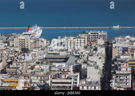 Griechenland, Peloponnes Region, Patra, erhöhten Blick auf die Stadt über Agios Nikolaos Straße Stockfoto