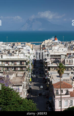 Griechenland, Peloponnes Region, Patra, erhöhten Blick auf die Stadt über Agios Nikolaos Straße Stockfoto