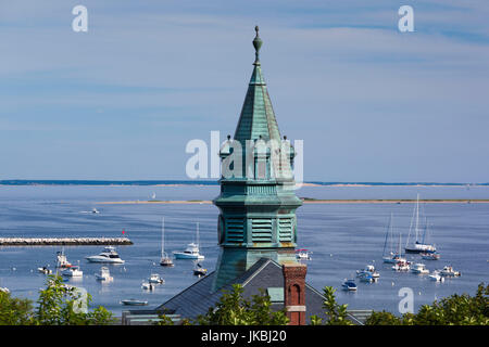 Pilgrim Monument, Provincetown, Cape Cod, Massachusetts, USA erhöhten Blick auf Rathaus und Hafen Stockfoto