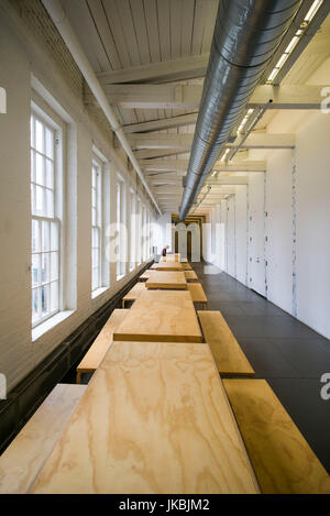 USA, Massachusetts, North Adams, Mass MOCA, Massachusetts Museum of Contemporary Art, ehemaligen Mühlengebäuden Kunstmuseum, innen umgebaut Stockfoto