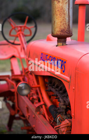 USA, Manchester Center, Antik Bauernhof Traktor Stockfoto