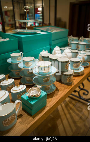 England, London, St. James, Fortnum and Mason speichern, Geschirr Stockfoto