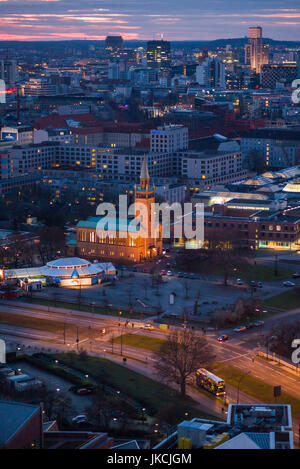 Deutschland, Berlin, Mitte, Panorama Punkt-Potsdamer Platz, erhöhten Blick in Richtung der Matthauskirche Kirche, Dämmerung Stockfoto