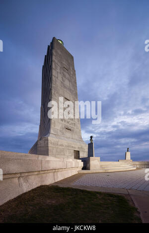 USA, North Carolina, Kill Devil Hills, Wright Brothers National Memorial, Wright Brüder Denkmal, dawn Stockfoto
