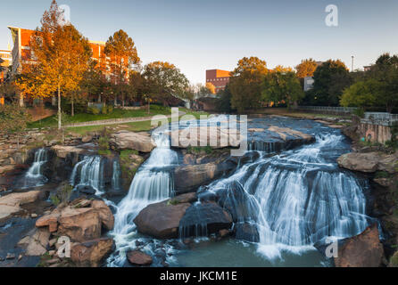 Falls Park am Fluss Reedy, Greenville, South Carolina, USA der Morgendämmerung Stockfoto
