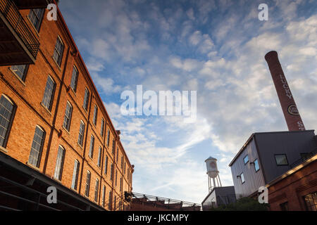 USA, North Carolina, Durham, American Tobacco und City Center Complex, gemischt verwenden Raum in renovierten Tabak lagern Stockfoto