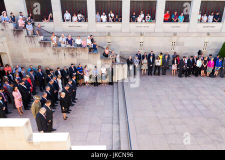 Australien, Australian Capital Territory, ACT, Canberra, Australian War Memorial, Hall of Memory, Kranzniederlegung Zeremonie mit australischen Premierministers Tony Abbott Stockfoto