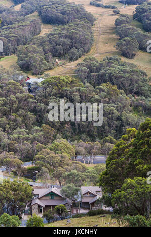 Australien, New South Wales, NSW, Kosciuszko-Nationalpark, Thredbo, Ski-Dorf-Gebäude, Sommer Stockfoto