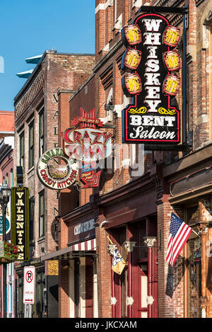 Country-Musik-Bars am Broadway, Nashville, Tennessee, USA. Stockfoto
