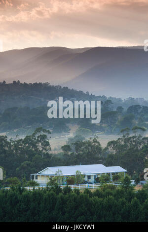 Australien, Victoria, VIC, Yarra Valley, Healesville, Landschaft, Dämmerung Stockfoto