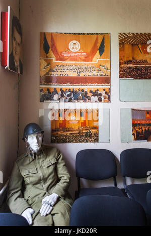 Rumänien, Banat Region, Timisoara, Dauerausstellung von der Revolution von 1989, Militär und Polizei-Uniformen Stockfoto