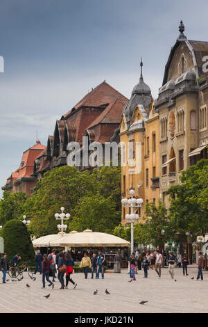 Rumänien, Banat Region, Timisoara, Piata Victoriei Square, Gebäude, tagsüber Stockfoto