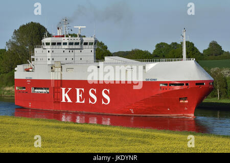 Car Carrier Isar Highway Stockfoto
