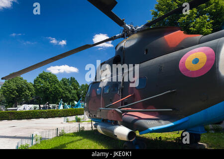 Rumänien, Bukarest, National Military Museum Hof, Rumänisch gebaut, Französisch entworfen, IAR-330 Puma Militärhubschrauber Stockfoto