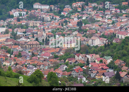 Rumänien, Siebenbürgen, Brasov, erhöhten Blick auf die Stadt in Richtung St.-Nikolaus-Kathedrale Stockfoto