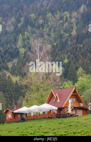 Rumänien, Siebenbürgen, Poiana Brasov, Ski-Resort-Stadt Hang-restaurant Stockfoto