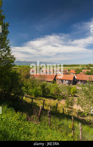 Rumänien, Siebenbürgen, Sercaia, erhöhte mit Stadtblick Stockfoto