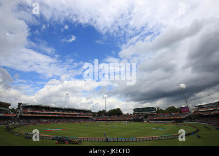 Einen Überblick über das Spiel im Spiel während der ICC-Frauen WM-Finale im Lord, London. Stockfoto