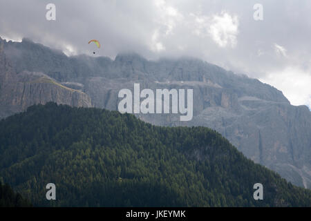 Die westliche Gesichter der Sella Gruppe, Gruppo Del Sella Wolkenstein oder Wolkenstein in The Val Gardena oder Grodental der Dolomiten-Südtirol-Italien Stockfoto