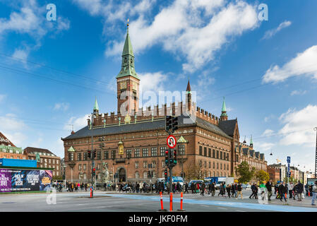 Kopenhagen - 23.Oktober: Radhuspladsen und Rathaus von Kopenhagen in Dänemark am 23. Oktober 2015 Stockfoto