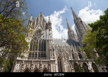 Die Votivkirche (Votivkirche) ist eine neugotische Kirche in Wien, Österreich Stockfoto