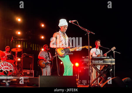 Valflaunes, Pic St. Loup, Occitanie Frankreich: 22. Juli 2017. Musikfestival, Hortus Live auf dem Gebiet der Hortus, Weingut. Vaudou Spiel Gruppe im Konzert. Bildnachweis: Digitalman/Alamy Live-Nachrichten Stockfoto