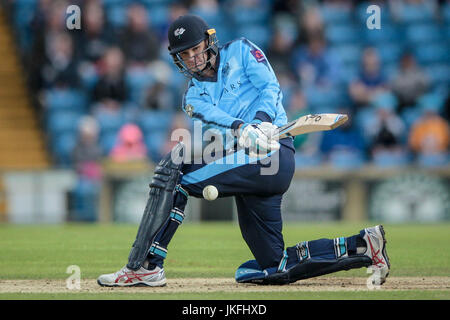 Headingley, UK. 23. Juli 2017. Peter Handscomb (Yorkshire CCC) schlägt den Ball während der Natwest T20 Blast Spiel zwischen Yorkshire Wikinger V Worcestershire Stromschnellen auf Sonntag, 23. Juli 2017. Foto von Mark P Doherty. Bildnachweis: Gefangen-Light-Fotografie Limited/Alamy Live-Nachrichten Stockfoto