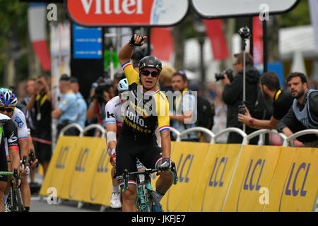 23. Juli 2017, Champs Paris - Elysées, Frankreich, Dylan GROENEWEGEN (Lotto Jumbo) Gewinner der Klassifikation des Teams der 104. Auflage der Tour de France Stockfoto