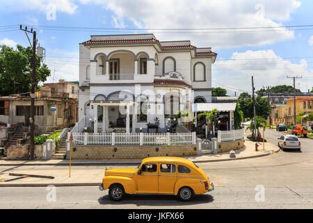 Gehobenen Restaurant El Canon de 41 einem restaurierten historischen Gebäude, Playa, Havanna, Kuba Stockfoto
