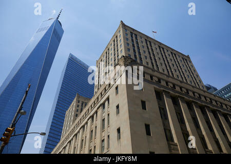 New York City, Manhattan, United States Postal Service Gebäude Downtown New York und One World Trade Center von Daniel Libeskind Stockfoto