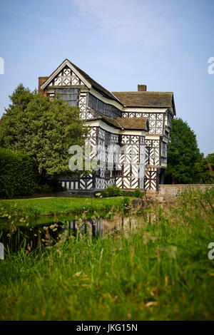 Wenig Moreton Hall oder alte Moreton Hall, Wasserschloss Fachwerk tudor Herrenhaus, Congleton, East Cheshire, England. Stockfoto