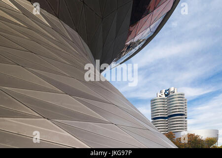 Deutschland, Bayern, München, Showroom BMW Welt und BMW Firmensitz Stockfoto