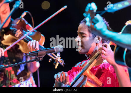 Cartagena, Spanien. 22. Juli 2017. US-amerikanische Sängerin, Leyla McCalla während ihres Konzertes in La Mar de Músicas Festival. Bildnachweis: Abel F. Ros/Pacific Press/Alamy Live-Nachrichten Stockfoto
