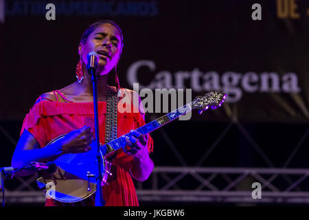 Cartagena, Spanien. 22. Juli 2017. US-amerikanische Sängerin, Leyla McCalla während ihres Konzertes in La Mar de Músicas Festival. Bildnachweis: Abel F. Ros/Pacific Press/Alamy Live-Nachrichten Stockfoto