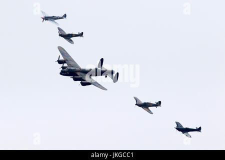 Avro Lancaster PA 474 von der Royal Air Force die Schlacht um England Memorial Flight der RIAT 2017 betrieben werden Stockfoto