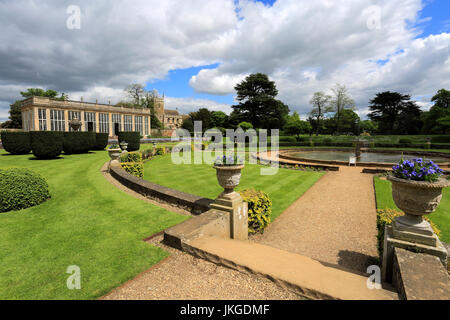 Belton House und Gärten; Belton Dorf; Lincolnshire; England; UK Stockfoto