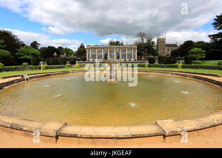 Belton House und Gärten; Belton Dorf; Lincolnshire; England; UK Stockfoto