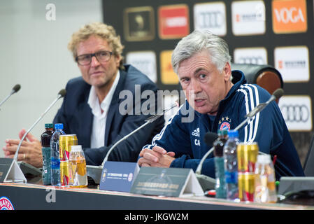 SHENZHEN, CHINA - 22 Juli: FC Bayern Munich Coach Carlo Ancelotti spricht bei der Post Spiel Pressekonferenz-FC Bayern München Vs AC Mailand International C Stockfoto