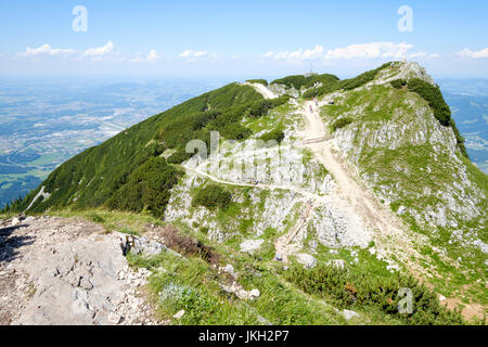 Blick vom Salzburger Hochthron zum Geiereck Bergspitze am Untersberg Range, Grödig, Salzburg-Umgebung, Österreich Stockfoto