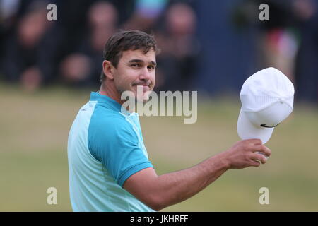 Der US-Amerikaner Brooks Koepka am 18. Während des vierten Tages der Open Championship 2017 im Royal Birkdale Golf Club, Southport. DRÜCKEN SIE VERBANDSFOTO. Bilddatum: Sonntag, 23. Juli 2017. Siehe PA Story Golf Open. Das Foto sollte lauten: Richard Sellers/PA Wire. EINSCHRÄNKUNGEN: Nur für redaktionelle Zwecke. Keine kommerzielle Nutzung. Nur für Standbilder. Das Logo der Open Championship und der klare Link zur Open-Website (TheOpen.com) werden bei der Veröffentlichung der Website eingefügt. Weitere Informationen erhalten Sie unter +44 (0)1158 447447. Stockfoto