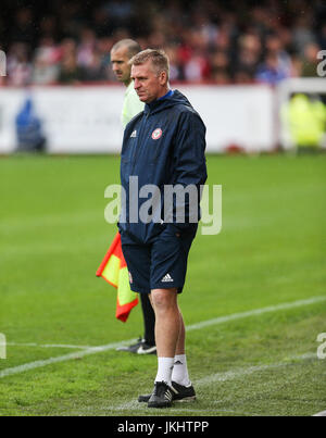 Brentford-Manager Dean Smith während der Vorsaison Freundschaftsspiel bei Griffin Park, London. PRESSEVERBAND Foto. Bild Datum: Samstag, 22. Juli 2017. Vgl. PA Geschichte Fußball Brentford. Bildnachweis sollte lauten: Scott Heavey/PA Wire. Einschränkungen: EDITORIAL verwenden nur keine unbefugten Audio, Video, Daten, Spielpläne, Verbandsliga/Logos oder "live"-Dienste. Im Spiel Onlinenutzung beschränkt auf 75 Bilder, keine video Emulation. Keine Verwendung in Wetten, Spiele oder Vereinsspieler/Liga/Einzelpublikationen. Stockfoto