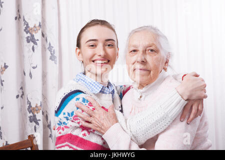 Hand hält. Häusliche Pflege älterer Konzept. Stockfoto