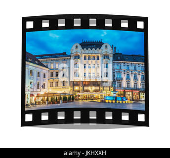 Westseite der Hauptplatz, Hlavne Namestie im Abend, Bratislava, Slowakei, Europa Stockfoto