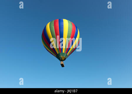 Gestreifte Heißluft-ballons Vor von Chaumont-sur-Loire, Frankreich Stockfoto