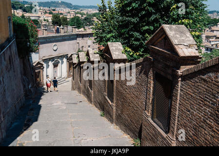 Rom, Italien, 20. August 2016: Schritte in der nähe von San Pietro in Montorio in malerischen Viertel Trastevere in Rom einen sonnigen Sommertag. Stockfoto