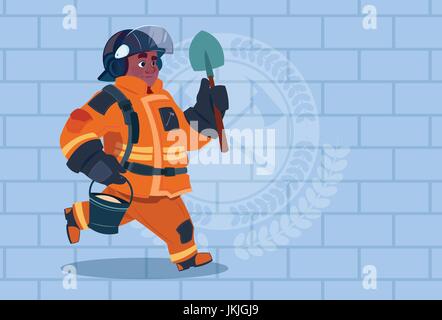 African American Feuerwehrmann Ziegel Hintergrund mit Schaufel und Eimer Uniform und Helm Erwachsene Feuerwehrmann überfahren Stock Vektor