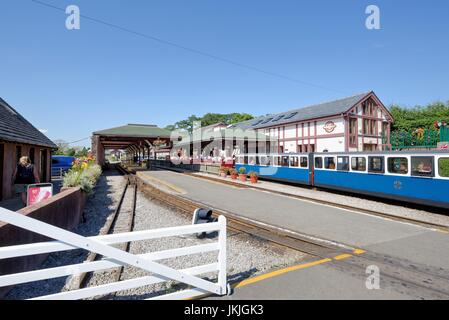 Ravenglass and Eskdale Railway bei Ravenglass Station Cumbria UK Stockfoto